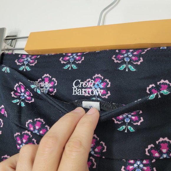 Croft&Barrow Women's Black Pink Floral Effortless Stretch Cropped Pants Capri 12 - Picture 6 of 12